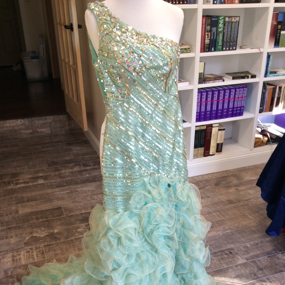 👗Panoply NWT Prom Gown 🌺